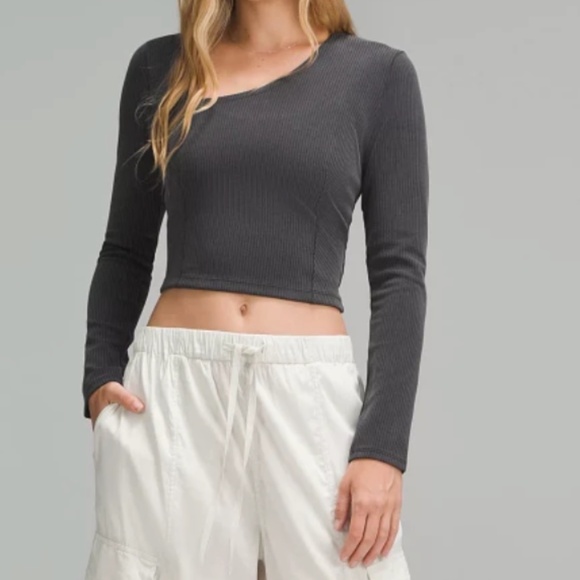 Asymmetrical Long-Sleeve Shirt - Picture 3 of 6